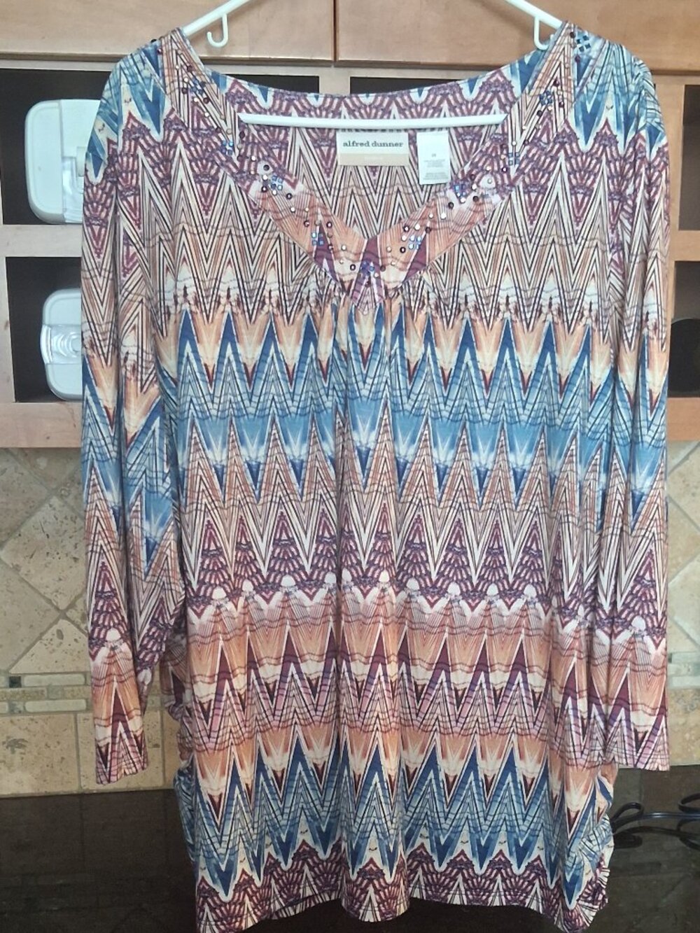 Alfred Dunner 3X chevron-patterned top with an embellished V-neck w bead accents